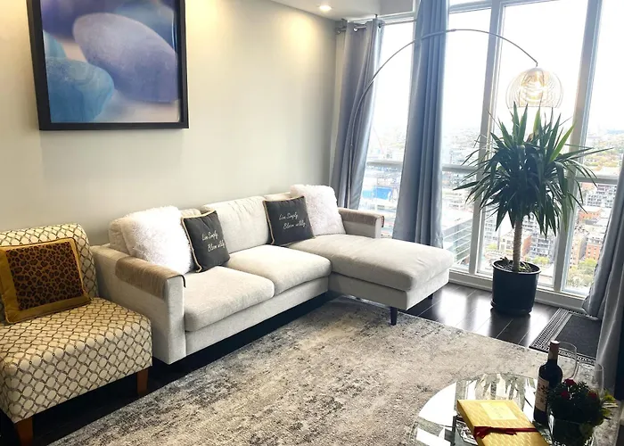 Tvhr - Luxury Condos In Heart Of Downtown