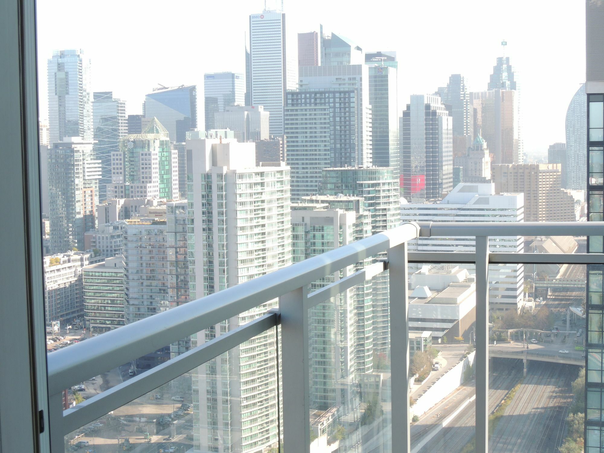 Apartment Tvhr - Luxury Condos In Heart Of Downtown *